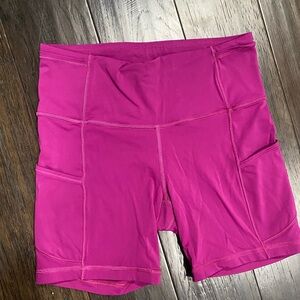 Lululemon running shorts with pockets size 6